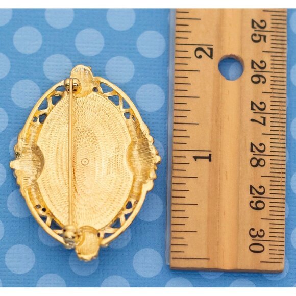 Vintage Intricate Floral Brooch by Avon - M22 - Picture 2 of 2